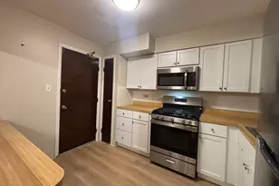 9546 Dee Rd, Des Plaines, IL 60016 - Photo 4