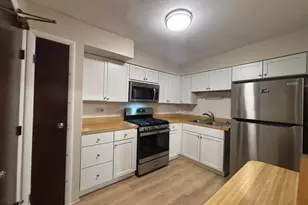9546 Dee Rd, Des Plaines, IL 60016 - Photo 6