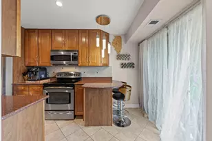 1101 S Hunt Club Dr, Mount Prospect, IL 60056 - Photo 8