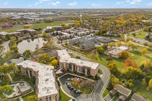 1101 S Hunt Club Dr, Mount Prospect, IL 60056 - Photo 30