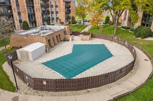 1101 S Hunt Club Dr, Mount Prospect, IL 60056 - Photo 22