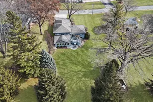 210 Park Crest Dr, Freeport, IL 61032 - Photo 4