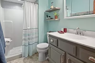 210 Park Crest Dr, Freeport, IL 61032 - Photo 30