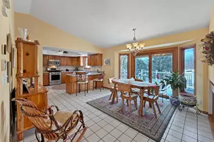 210 Park Crest Dr, Freeport, IL 61032 - Photo 18