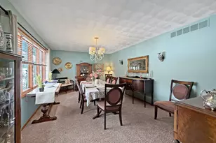 210 Park Crest Dr, Freeport, IL 61032 - Photo 14