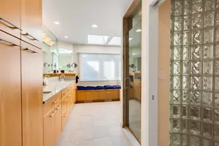 [Address not provided], Northbrook, IL 60062 - Photo 16