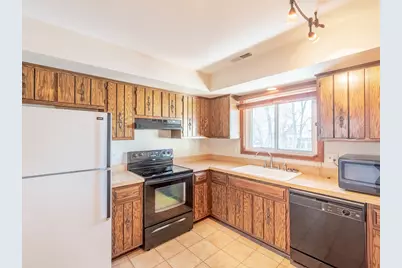 2807 Glenwood Lansing Road #211, Lynwood, IL 60411 - Photo 4