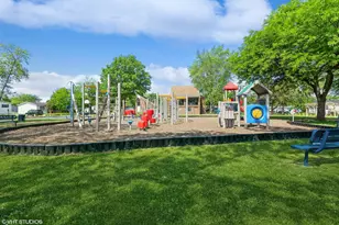 297 Pattie Ln, Lynwood, IL 60411 - Photo 18