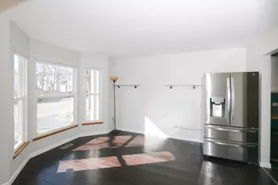 296 W Cherrywood Drive, Palatine, IL 60067 - Photo 4