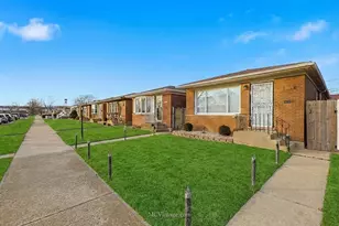 2754 E 127th St, Chicago, IL 60633 - Photo 2