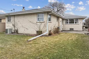 8300 W Balmoral Ave, Chicago, IL 60656 - Photo 22