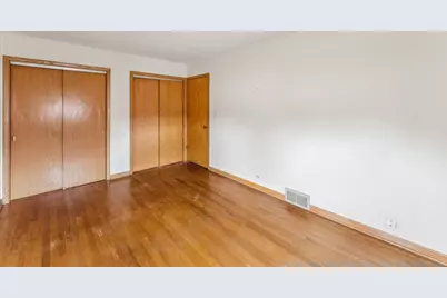 8300 W Balmoral Avenue, Chicago, IL 60656 - Photo 14