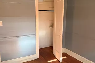 2221 E 70th Pl, Chicago, IL 60649 - Photo 12