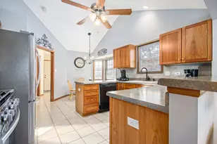 8856 Patrick Ct, Woodridge, IL 60517 - Photo 8