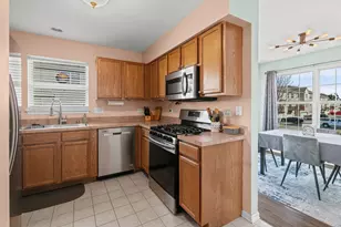 34314 N Barberry Rd, Round Lake Beach, IL 60073 - Photo 4