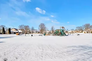 618 Mendota Ln, Romeoville, IL 60446 - Photo 28