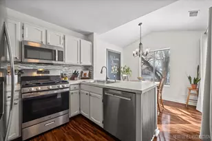 96 Midhurst Ct, Naperville, IL 60565 - Photo 8