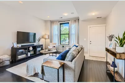 3258 N Racine Avenue #2, Chicago, IL 60657 - Photo 2