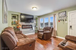 8254 Linder Ave, Burbank, IL 60459 - Photo 2