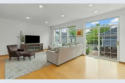 306 Lasalle Street, Vernon Hills, IL 60061 - Photo 10