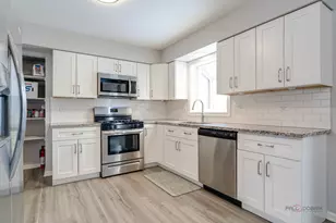 36719 N Lawrence Dr, Lake Villa, IL 60046 - Photo 4