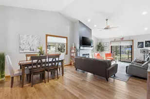 3041 55th St, Moline, IL 51265 - Photo 6