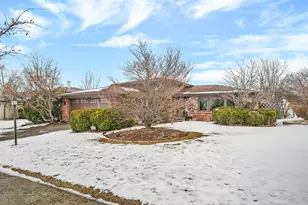 15601 Ridgeland Ave, Oak Forest, IL 60452 - Photo 2