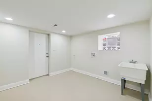 7944 S Blackstone Ave, Chicago, IL 60619 - Photo 18