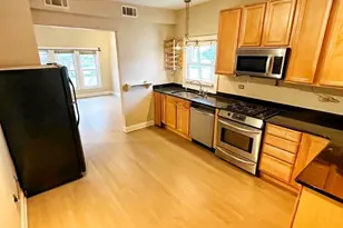 2225 W Oakdale Ave, Chicago, IL 60618 - Photo 6