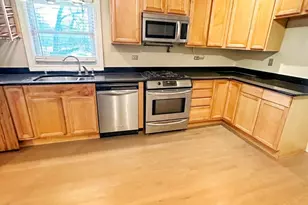 2225 W Oakdale Ave, Chicago, IL 60618 - Photo 4