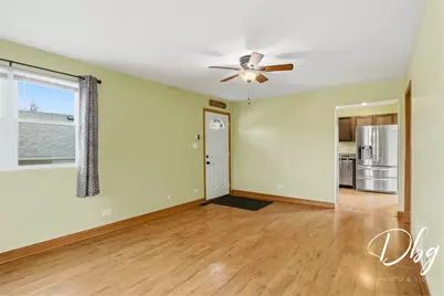 233 W Hawthorne Drive, Round Lake Beach, IL 60073 - Photo 6