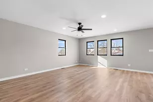 1023 Barberry Ln, Round Lake Beach, IL 60073 - Photo 10