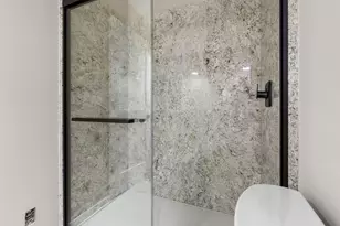 1023 Barberry Ln, Round Lake Beach, IL 60073 - Photo 14