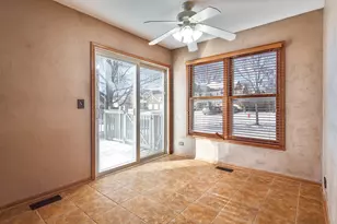 591 Salceda Ln, Mundelein, IL 60060 - Photo 14