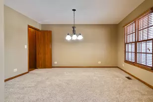 591 Salceda Ln, Mundelein, IL 60060 - Photo 8