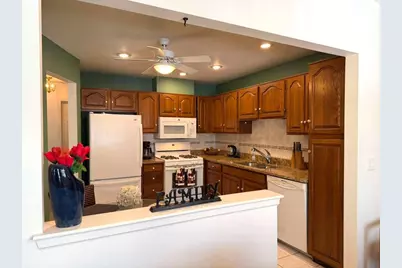 1410 Tulip Court #D2, Wheeling, IL 60090 - Photo 2