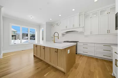 611 S Prospect Avenue, Elmhurst, IL 60126 - Photo 2