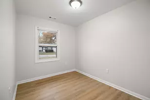 4301 Greenbrier Ln, Richton Park, IL 60471 - Photo 8