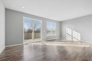 542 Cimmaron Cir, Crystal Lake, IL 60012 - Photo 6