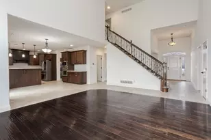 2807 Vrooman Ct, Bloomington, IL 61704 - Photo 10