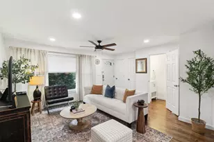 3008 N Spaulding Ave, Chicago, IL 60618 - Photo 2