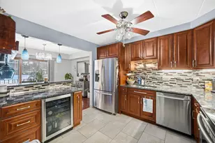 8208 Cobblestone Dr, Palos Hills, IL 60465 - Photo 2