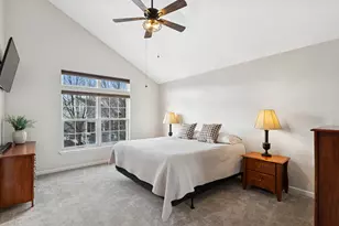 301 Gatewood Ln, Grayslake, IL 60030 - Photo 10