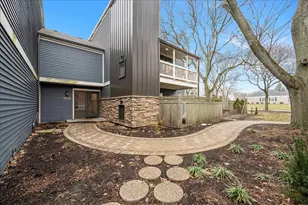 1533 S County Farm Rd, Wheaton, IL 60189 - Photo 1