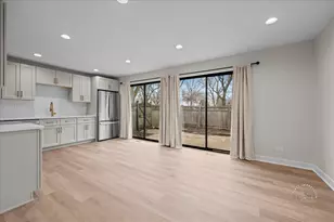 1533 S County Farm Rd, Wheaton, IL 60189 - Photo 6