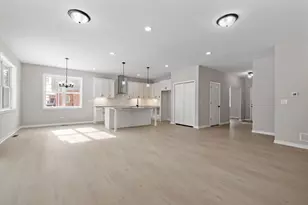 203 Hickory St, Peotone, IL 60468 - Photo 6