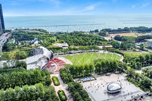 130 N Garland Ct, Chicago, IL 60602 - Photo 2