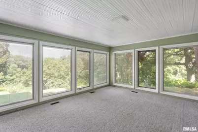 5418 Chapel Hill Road, Davenport, IA 52802 - Photo 12