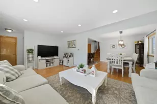 8930 McVicker Ave, Oak Lawn, IL 60453 - Photo 4