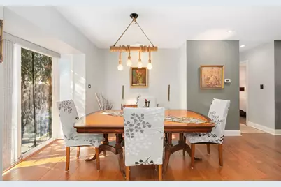 105 King Lane, Des Plaines, IL 60016 - Photo 6